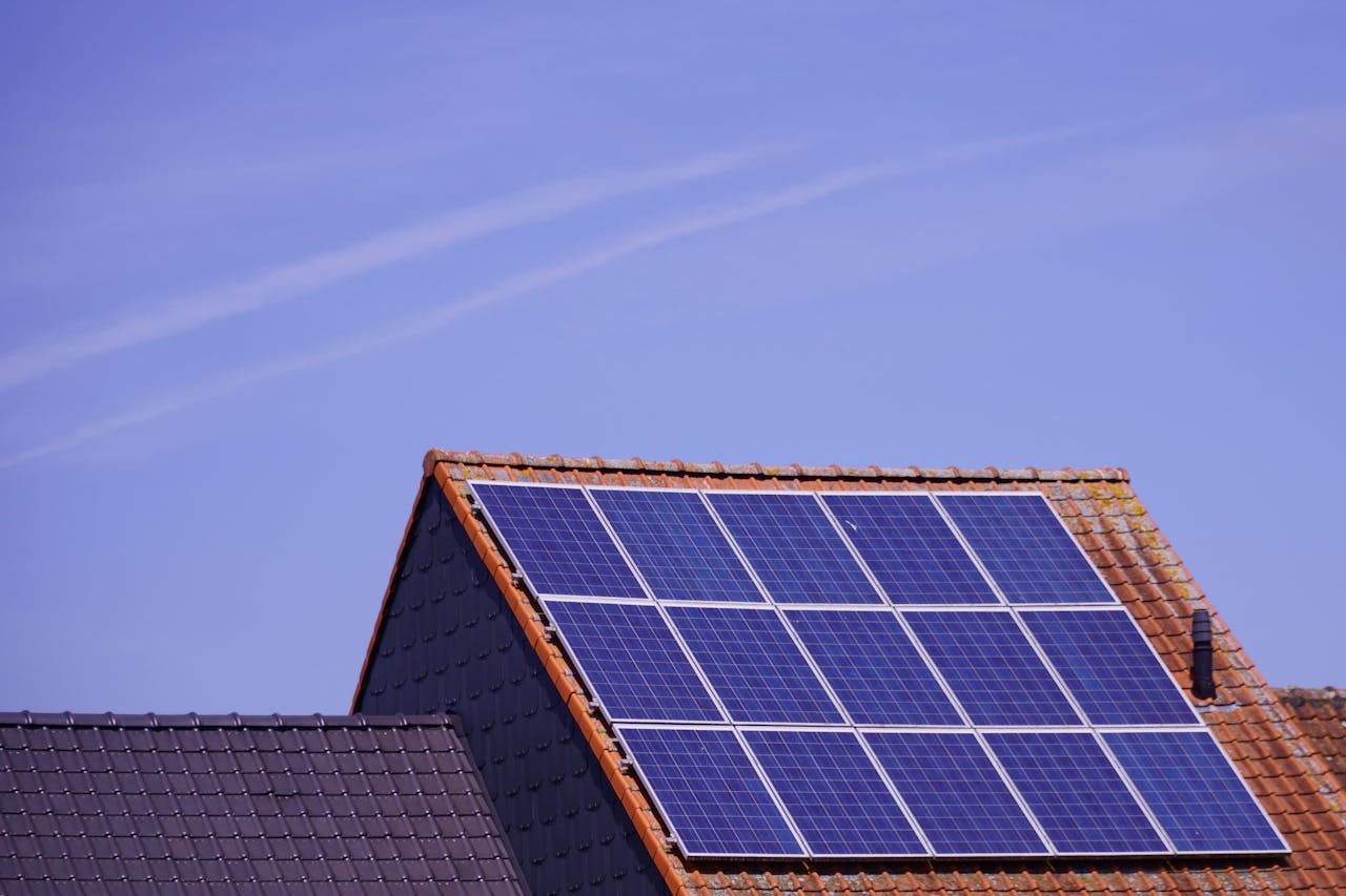 Vaskning af solceller med professionelt udstyr